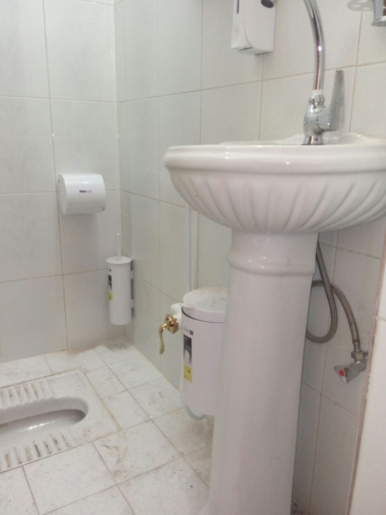 محل نصب جا دستمال توالت ایرانی