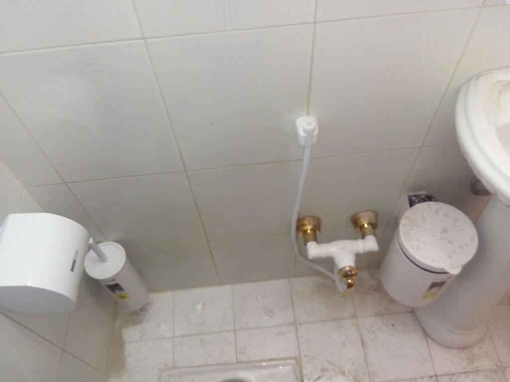 نصب وتعمیرشیرآلات درپردیس